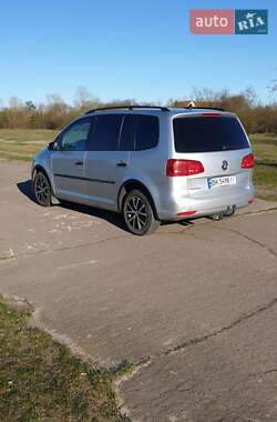 Минивэн Volkswagen Touran 2012 в 