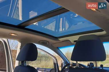 Минивэн Volkswagen Touran 2012 в 