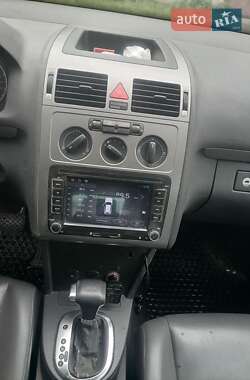 Мінівен Volkswagen Touran 2009 в 