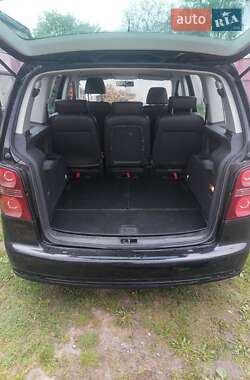 Мінівен Volkswagen Touran 2009 в 