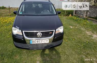 Минивэн Volkswagen Touran 2007 в Гусятине