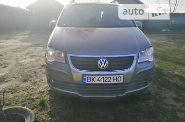 Мінівен Volkswagen Touran 2007 в Березному