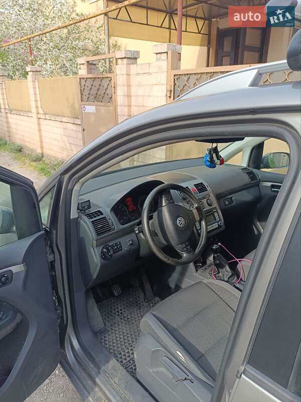 Мінівен Volkswagen Touran 2008 в Одесі