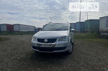 Мінівен Volkswagen Touran 2010 в Львові