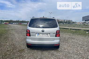 Мінівен Volkswagen Touran 2010 в Львові