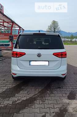 Микровэн Volkswagen Touran 2017 в Тячеве