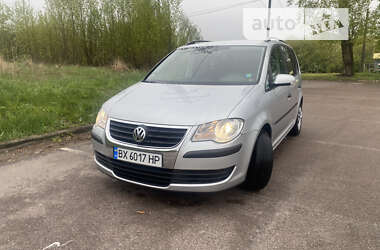 Мінівен Volkswagen Touran 2009 в Вишгороді