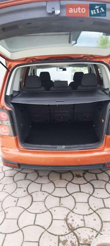 Минивэн Volkswagen Touran 2008 в Белой Церкви