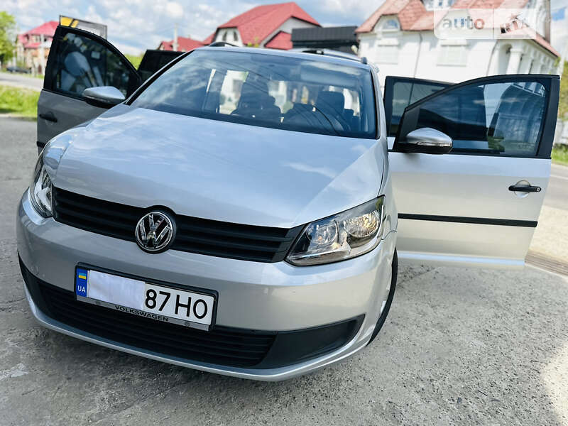 Мінівен Volkswagen Touran 2012 в Тячеві