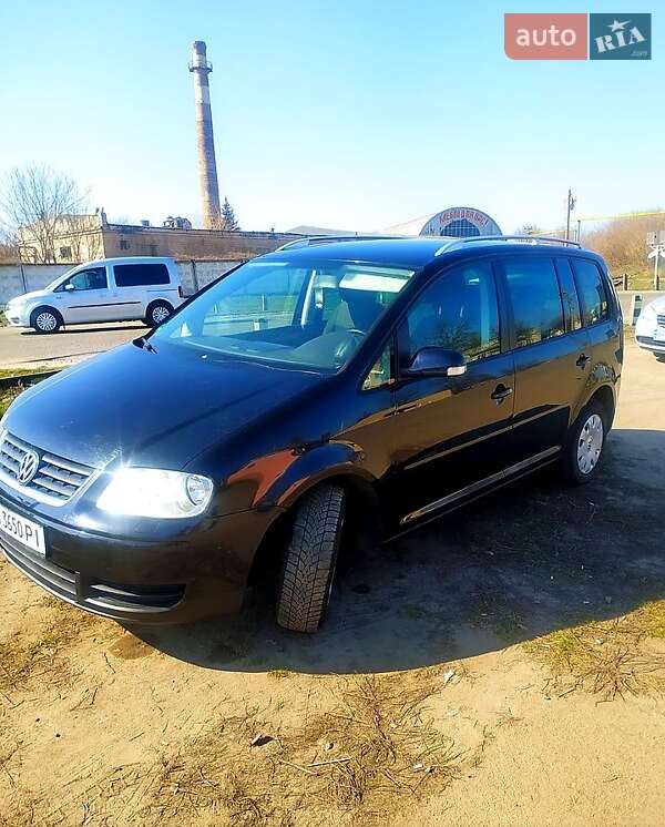 Мінівен Volkswagen Touran 2006 в Одесі