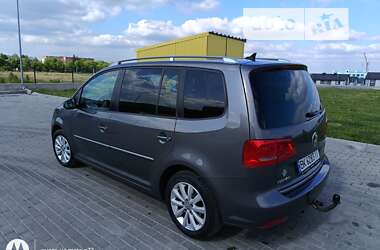 Минивэн Volkswagen Touran 2011 в Ровно