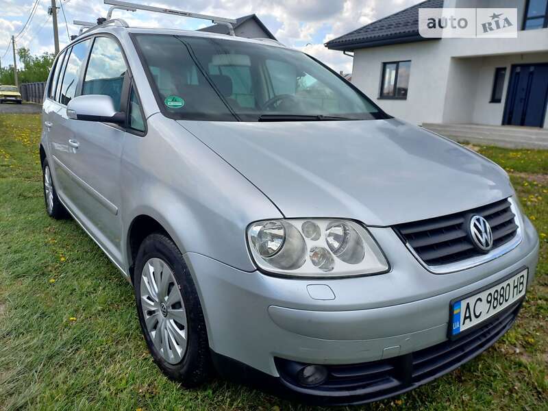 Минивэн Volkswagen Touran 2004 в Луцке