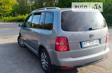 Минивэн Volkswagen Touran 2010 в Жмеринке