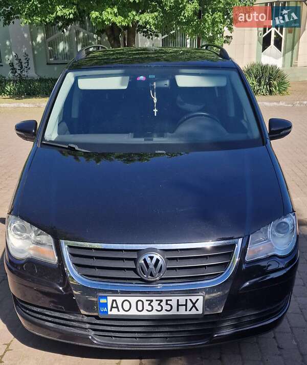 Мінівен Volkswagen Touran 2009 в Чопі