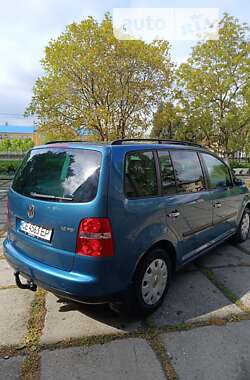 Минивэн Volkswagen Touran 2004 в Черновцах