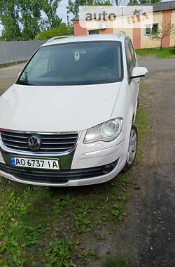 Минивэн Volkswagen Touran 2007 в Иршаве