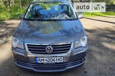 Минивэн Volkswagen Touran 2007 в Житомире