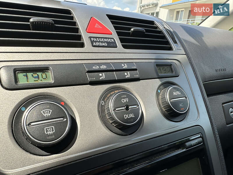 Минивэн Volkswagen Touran 2008 в Киеве