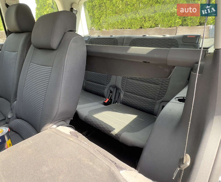 Минивэн Volkswagen Touran 2008 в Киеве