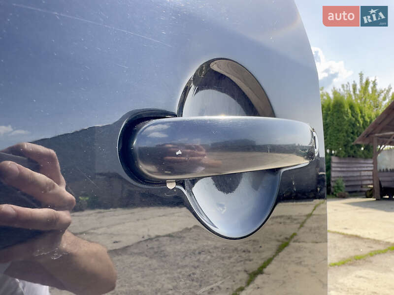 Минивэн Volkswagen Touran 2008 в Киеве