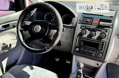 Минивэн Volkswagen Touran 2003 в Новомосковске