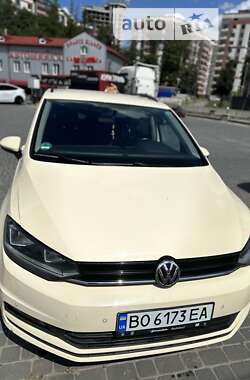 Седан Volkswagen Touran 2016 в Тернополе