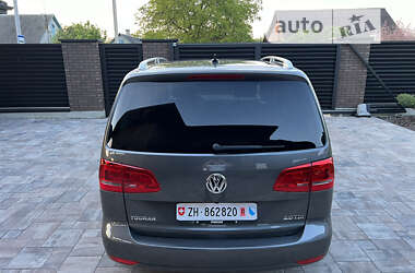 Минивэн Volkswagen Touran 2014 в Луцке