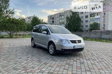 Мінівен Volkswagen Touran 2005 в Нововолинську