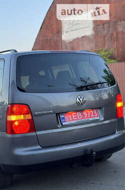 Минивэн Volkswagen Touran 2006 в Березане