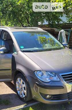 Минивэн Volkswagen Touran 2008 в Коростене