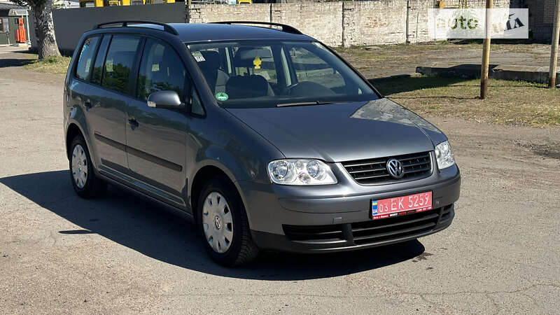 Минивэн Volkswagen Touran 2004 в Вознесенске