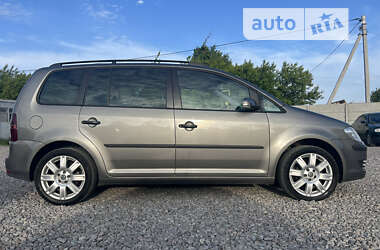 Минивэн Volkswagen Touran 2008 в Лубнах