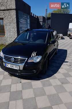 Мінівен Volkswagen Touran 2008 в Самборі