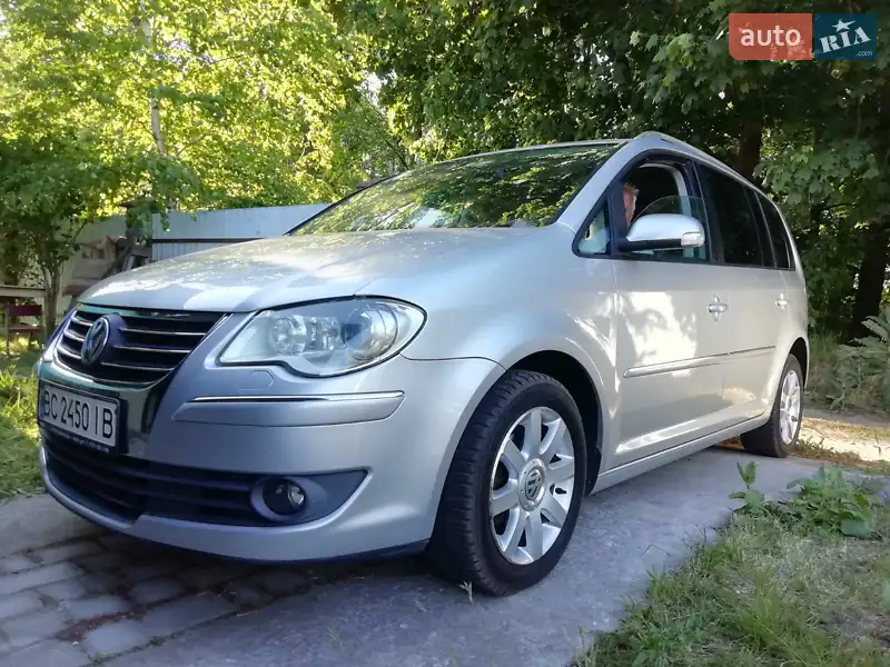 Минивэн Volkswagen Touran 2007 в 