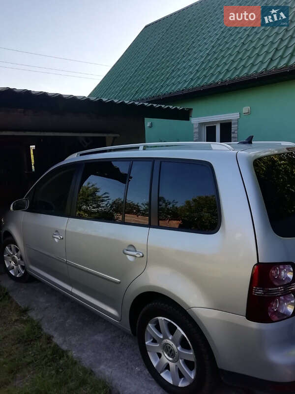 Минивэн Volkswagen Touran 2007 в Бродах