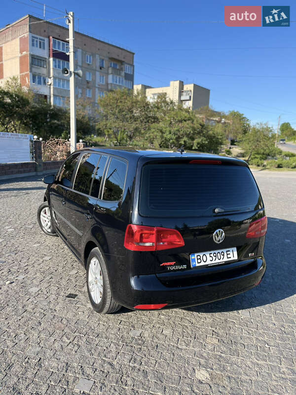 Мінівен Volkswagen Touran 2014 в Кременці