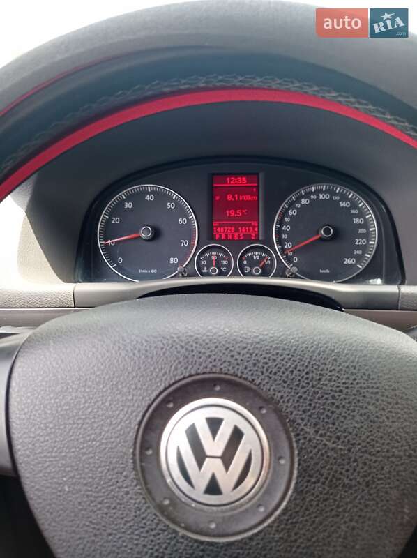 Мінівен Volkswagen Touran 2010 в Запоріжжі