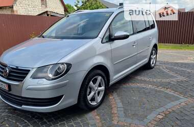 Мінівен Volkswagen Touran 2009 в Луцьку