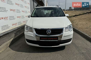 Минивэн Volkswagen Touran 2008 в Киеве