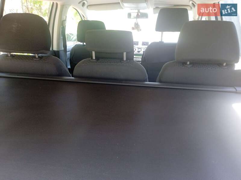 Минивэн Volkswagen Touran 2003 в 
