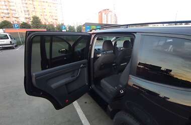 Минивэн Volkswagen Touran 2010 в Киеве