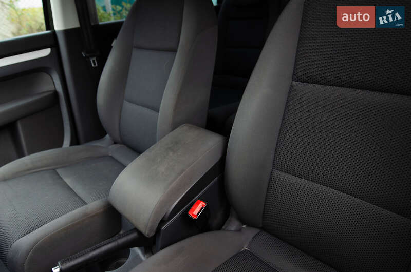 Мінівен Volkswagen Touran 2014 в Одесі