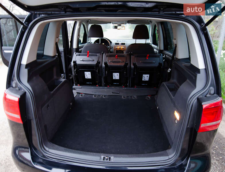 Мінівен Volkswagen Touran 2014 в Одесі