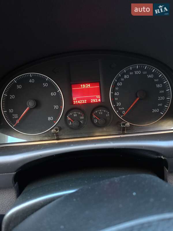 Минивэн Volkswagen Touran 2005 в Олевске