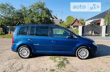 Минивэн Volkswagen Touran 2010 в Коростене