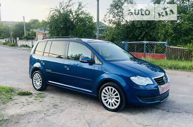 Минивэн Volkswagen Touran 2010 в Коростене