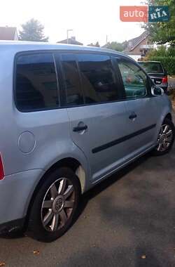 Минивэн Volkswagen Touran 2004 в Черновцах