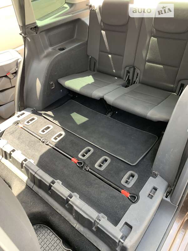 Мінівен Volkswagen Touran 2015 в Києві фото 15 Мінівен Volkswagen Touran 2015 в Києві