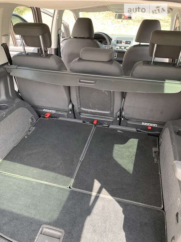 Мінівен Volkswagen Touran 2015 в Києві фото 16 Мінівен Volkswagen Touran 2015 в Києві