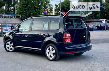 Минивэн Volkswagen Touran 2007 в Киеве